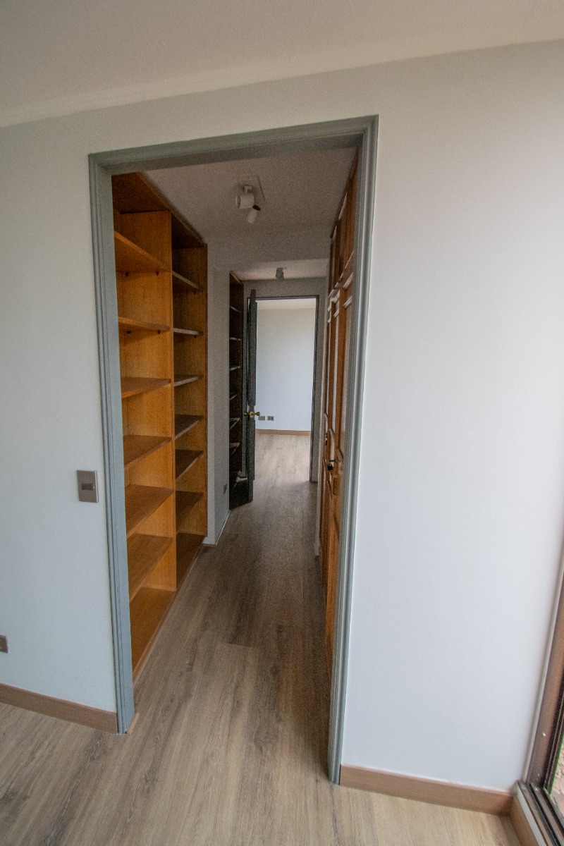 Venta Departamento NOSP 5D en suite Walk-in cl&oacute;set 3B 2E 1B  - Providencia