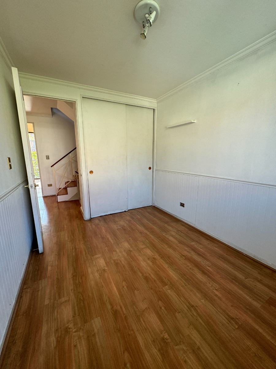 Arriendo Casa NO 4D en suite Walk-in cl&oacute;set 3B 1E San Carlos de Apoquindo - Las Condes