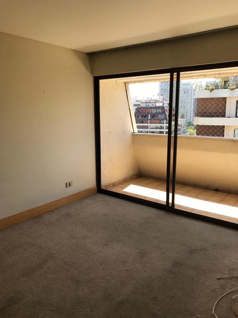 Venta Departamento 4D en suite Walk-in cl&oacute;set 4B 1E 1B Barrio El Golf - Las Condes