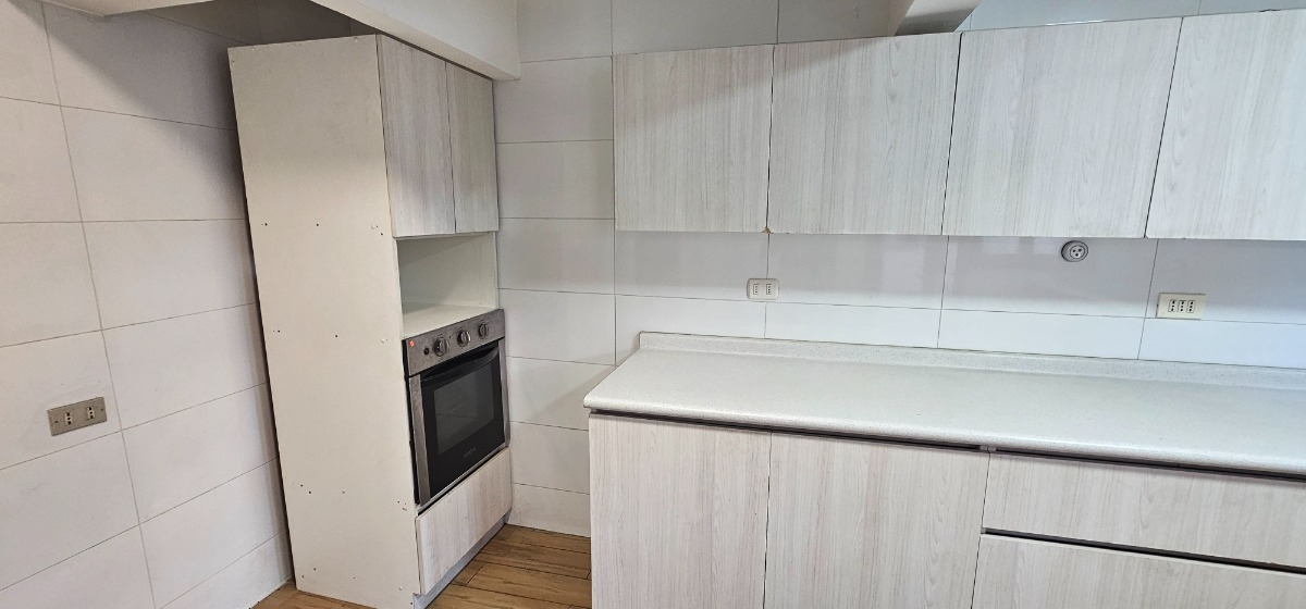 Arriendo Casa NO 5D en suite 3B 2E 1B Alto Las Condes - Las Condes