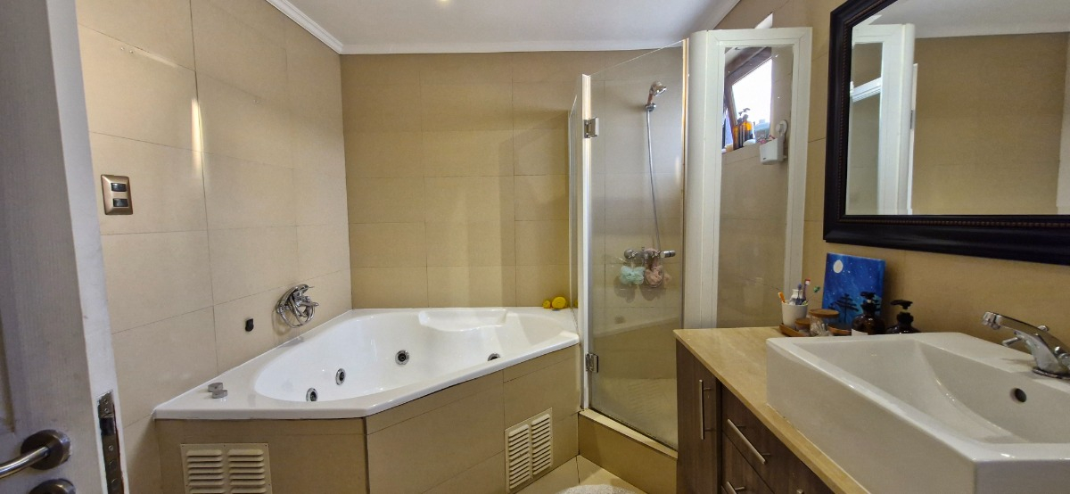 Arriendo Casa P 4D 4B 2E 1B Metro Pr&iacute;ncipe de Gales - Country Club - La Reina