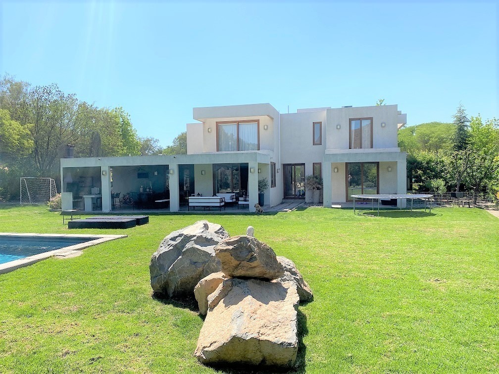 Venta Casa O 4D en suite Walk-in cl&oacute;set 4B 2E Chicureo - Colina