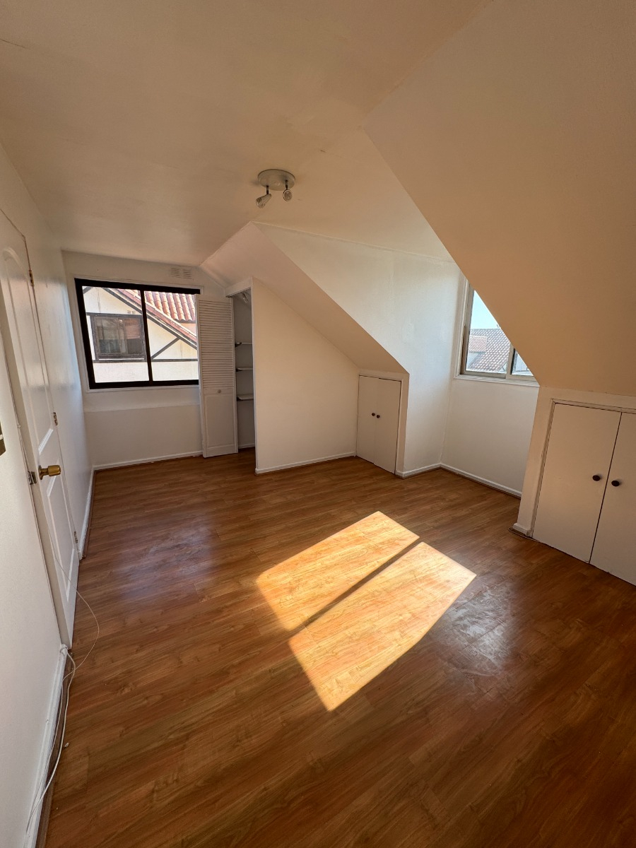 Arriendo Casa NO 4D en suite Walk-in cl&oacute;set 3B 2E San Carlos de Apoquindo - Las Condes