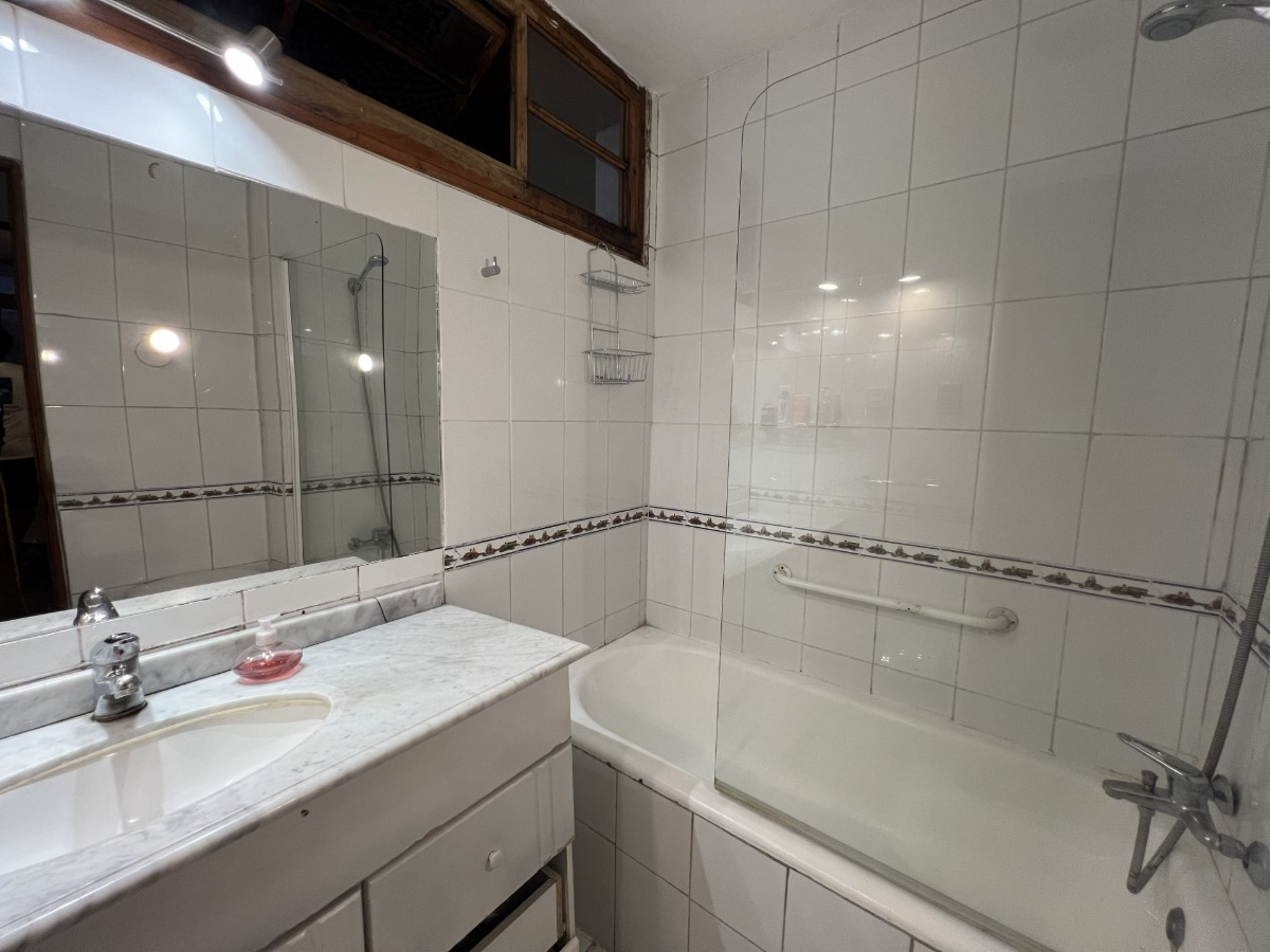 Venta Casa NO 5D en suite Walk-in cl&oacute;set 3B 3E 1B Los Dominicos - Las Condes