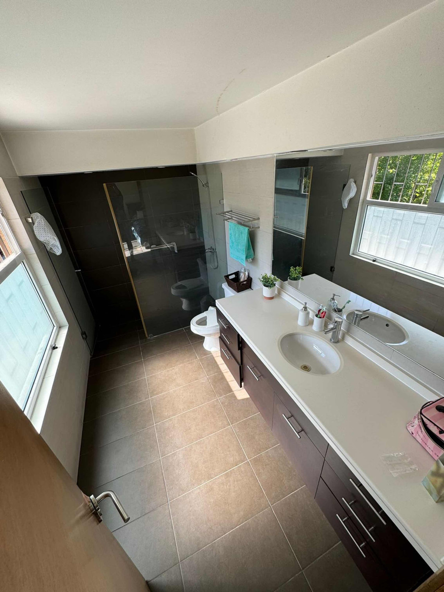 Venta Casa 5D 3B 10E Los Dominicos - Las Condes