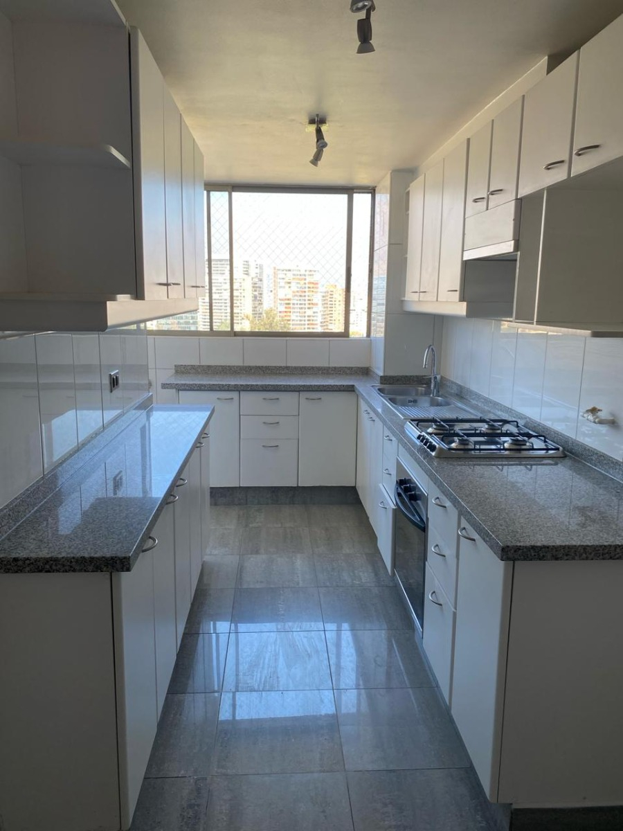 Arriendo Departamento 4D en suite 3B 2E 1B Metro Escuela Militar - Las Condes