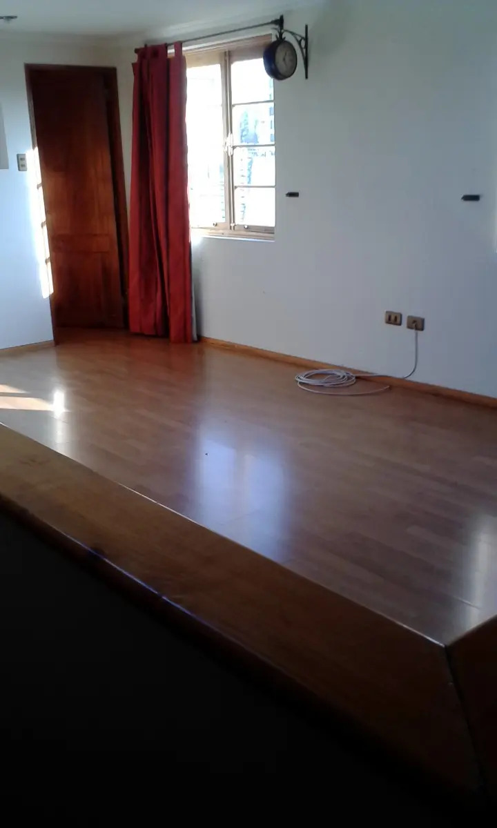Venta Casa NO 4D Walk-in cl&oacute;set 2B 1E 1B Barrio El Golf - Las Condes
