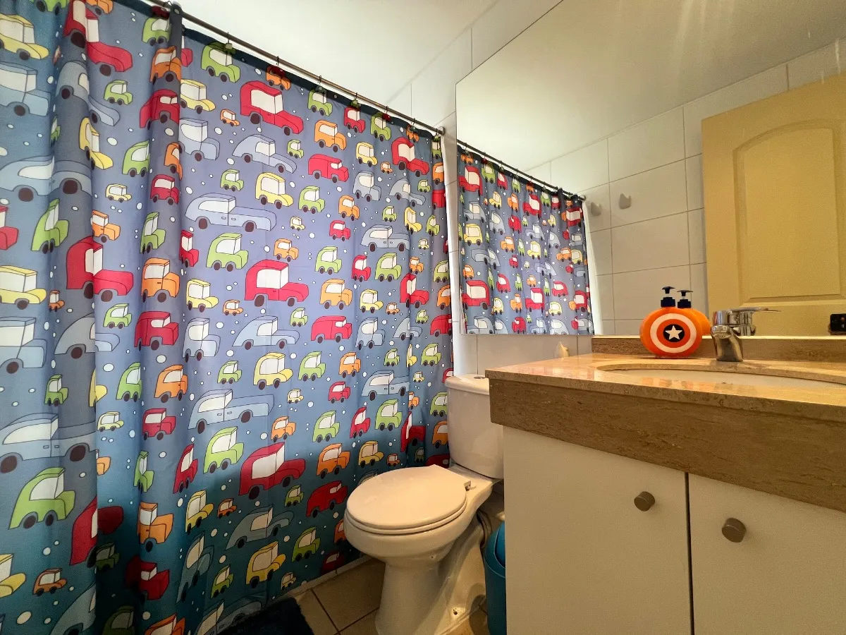 Venta Casa NO 5D WI cl&oacute;set Suite 4B 2E 1Bd La Dehesa - Lo Barnechea