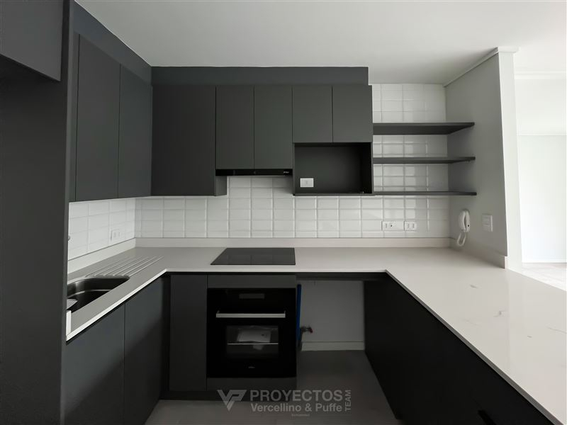 Venta Departamento Oriente 2D en suite Walk-in cl&oacute;set 2B 1E 1B Plaza San Enrique - Lo Barnechea