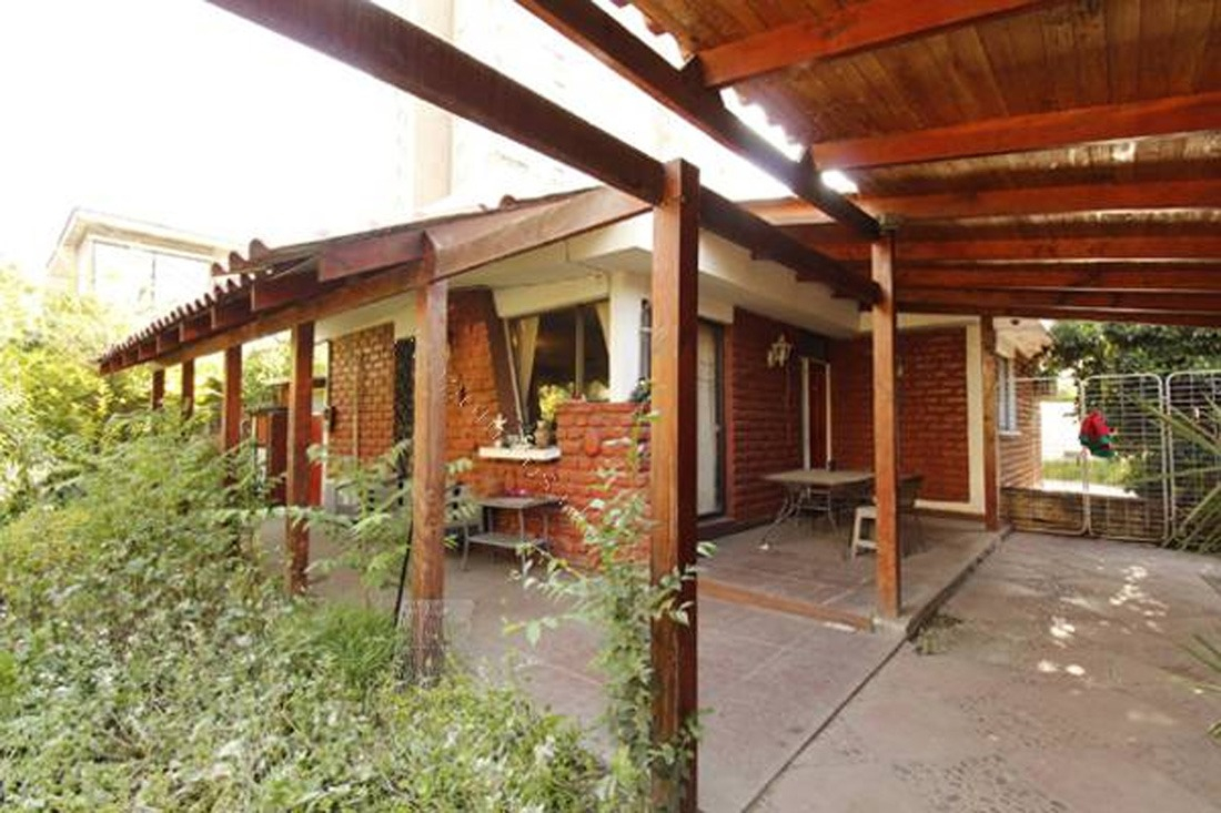 Venta Casa NO 3D 2B 2E 1B Blest Gana - La Reina