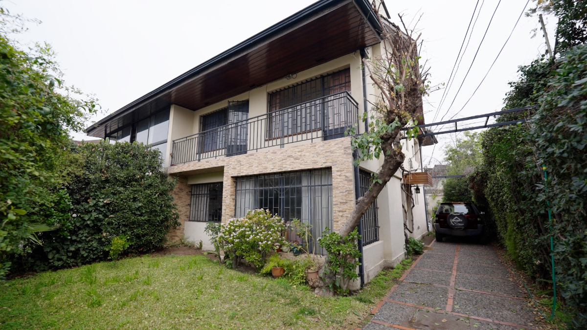 Venta Casa NP 4D 4B 3E Troncos Viejos - La Reina