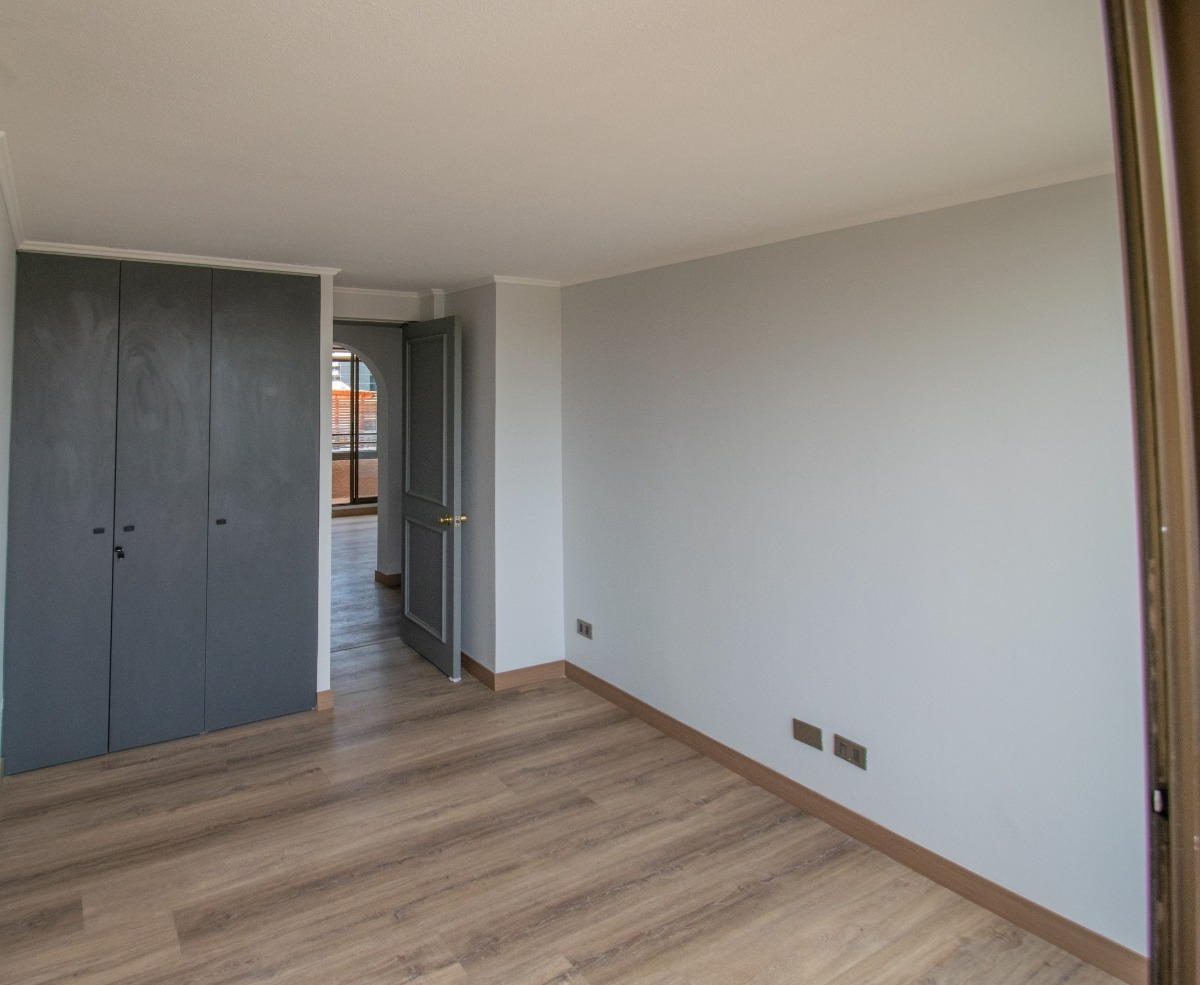 Venta Departamento NOSP 5D en suite Walk-in cl&oacute;set 3B 2E 1B  - Providencia
