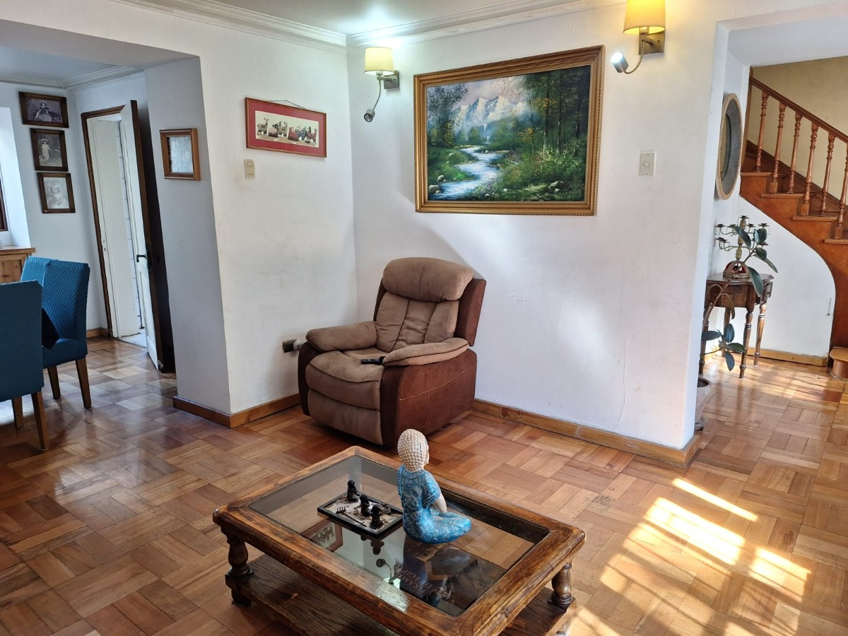 Arriendo Casa 3D 2B 2E 1B Barrio El Golf - Las Condes