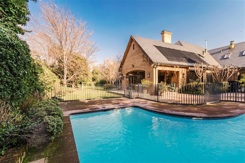 Venta Casa Nor-Oriente 6D en suite Walk-in cl&oacute;set 6B 8E 2B Los Trapenses - Lo Barnechea