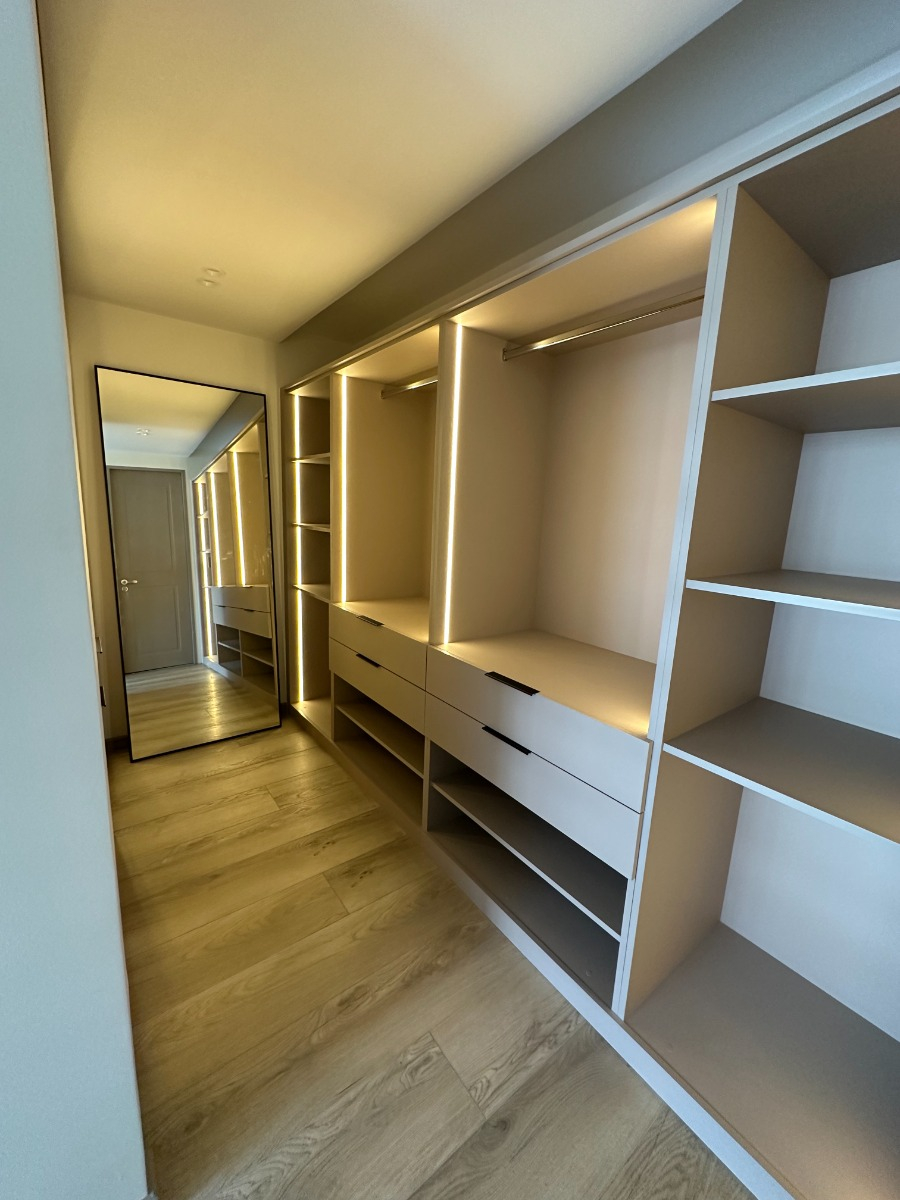 Venta Departamento SO 3D 3B 2E 1B Barrio El Golf - Las Condes