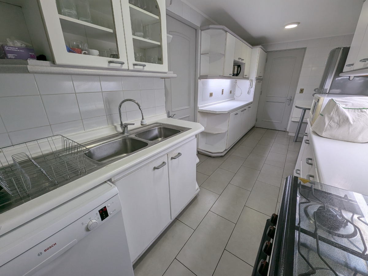 Venta Departamento N 4D en suite Walk-in cl&oacute;set 4B 1E 1B Tabancura - Vitacura