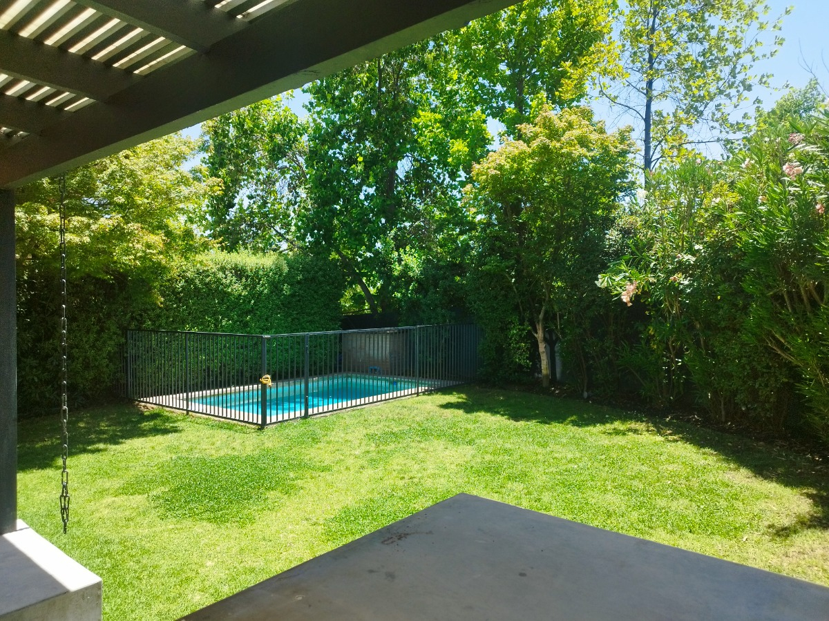 Arriendo Casa NO 4D 4B 3E 1B San Carlos de Apoquindo - Las Condes