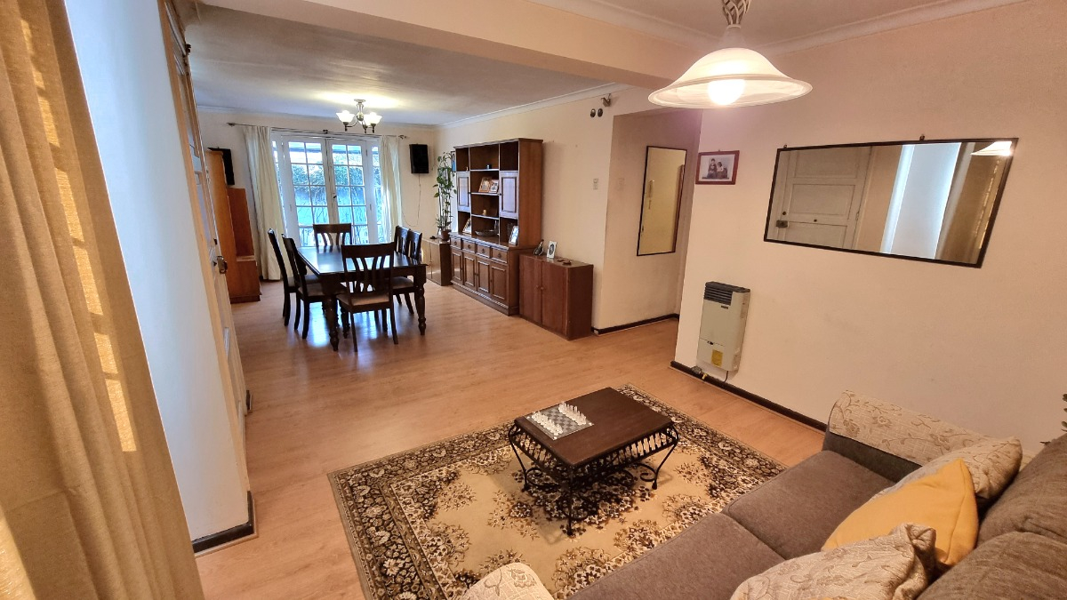 Venta Casa 5D 2B 3E 1B Metro Sim&oacute;n Bolivar - La Reina