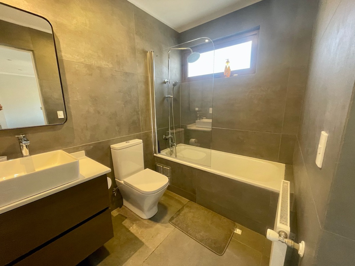 Venta Casa NP 5D en suite Walk-in cl&oacute;set 5B 2E 2B Chicureo - Colina