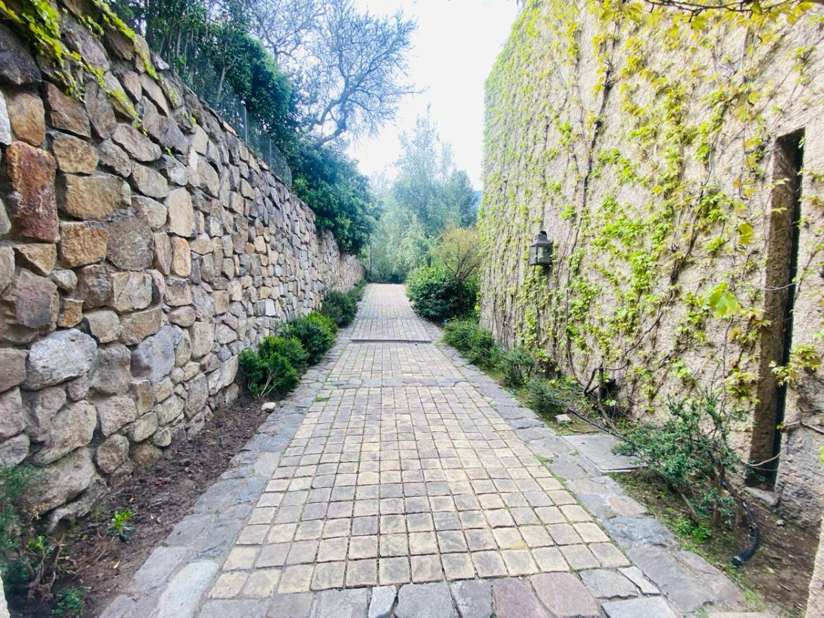 Venta Casa NO 5D en suite Walk-in cl&oacute;set 4B 6E 1B Juan XXIII - Vitacura