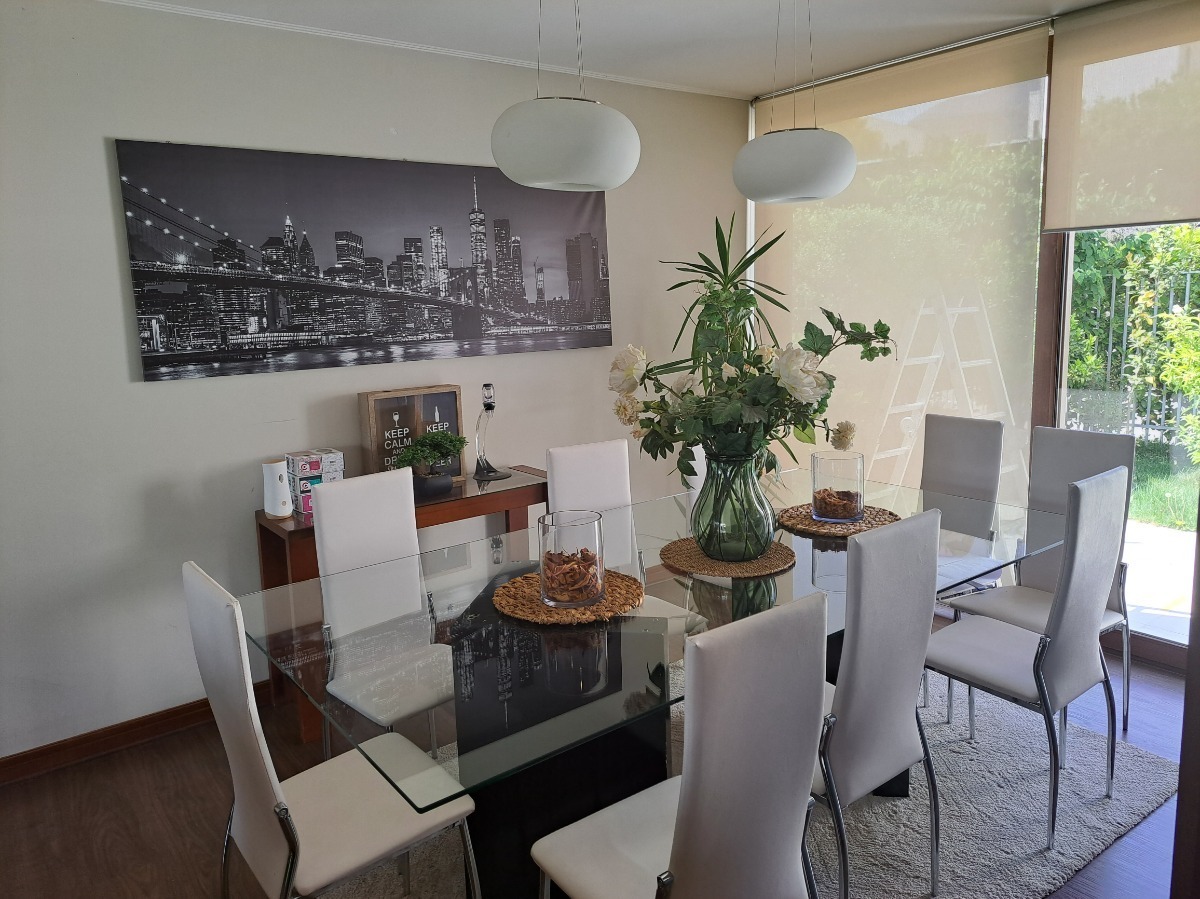 Venta Casa NP 4D en suite Walk-in cl&oacute;set 3B 2E Chicureo - Colina