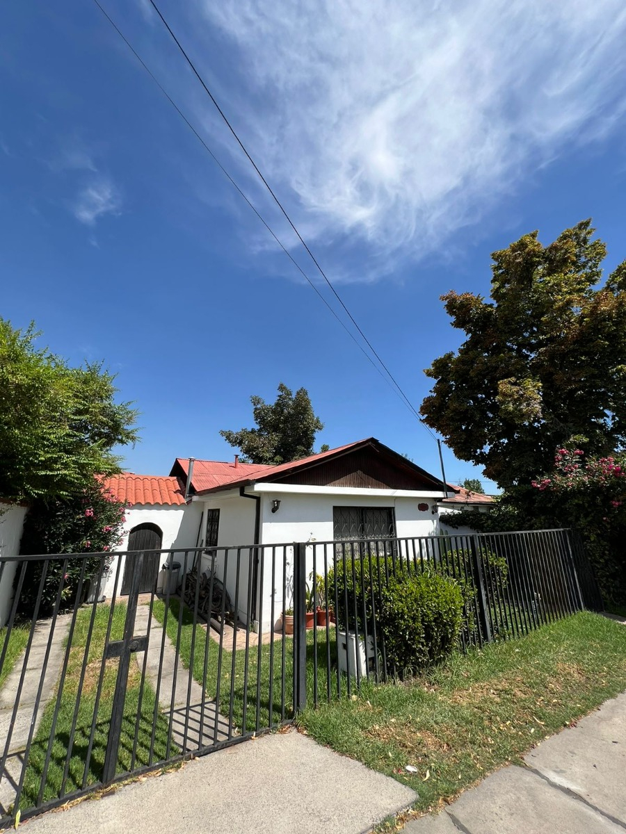 Arriendo Casa NO 3D 2B 1E 1B Los Dominicos - Las Condes
