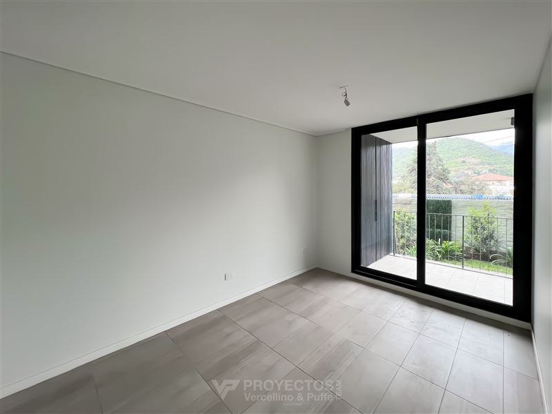 Venta Departamento Oriente 2D en suite Walk-in cl&oacute;set 2B 1E 1B Plaza San Enrique - Lo Barnechea