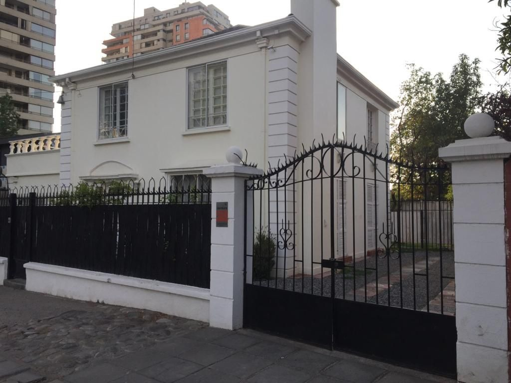 Venta Casa 4D Rotonda Atenas - Las Condes