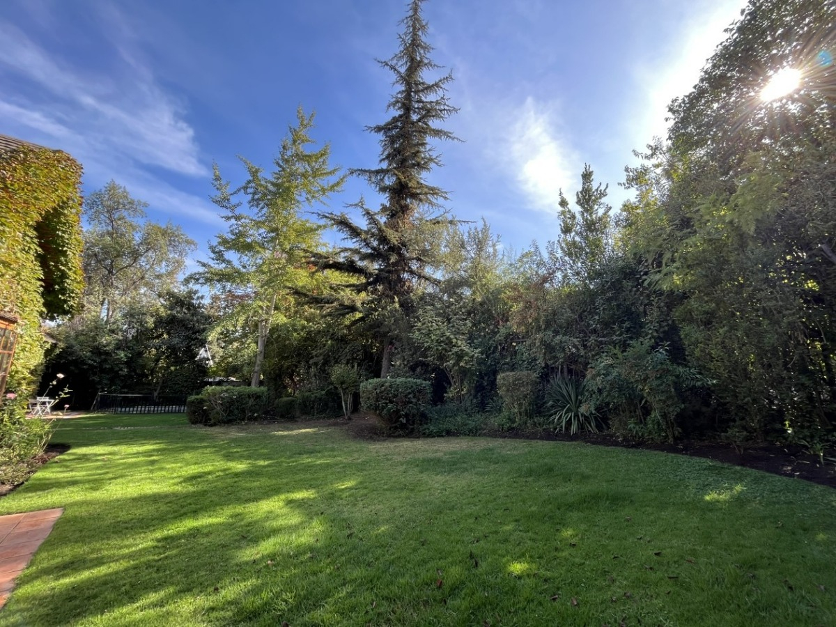 Arriendo Casa 6D 5B 8E 2B Los Dominicos - Las Condes