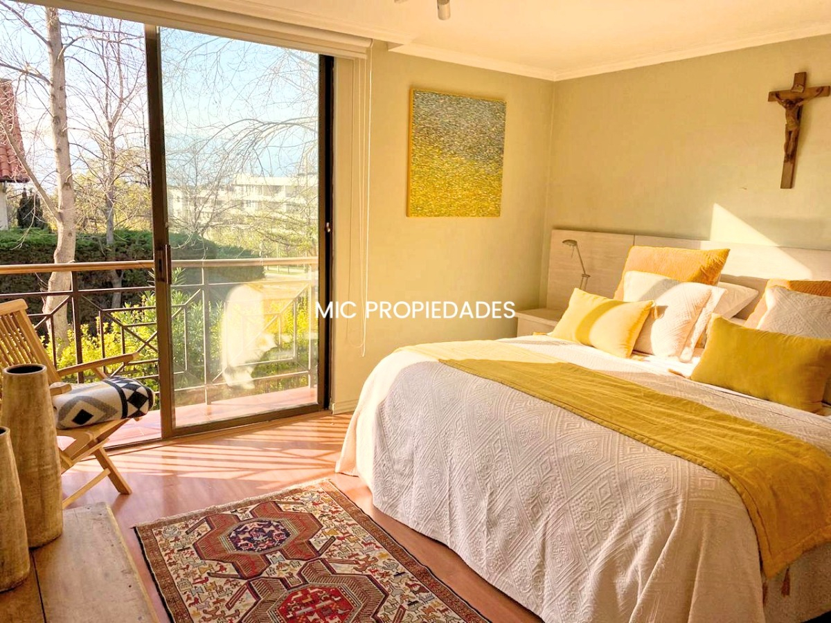 Venta Casa 5D en suite 4B 2E 2B San Carlos de Apoquindo - Las Condes