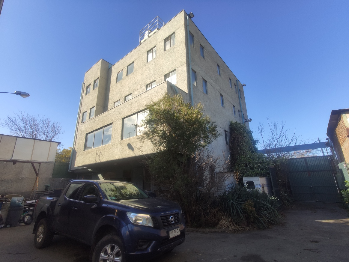 Propiedad Industrial: Edificio De Oficinas Y Galp&oacute;n