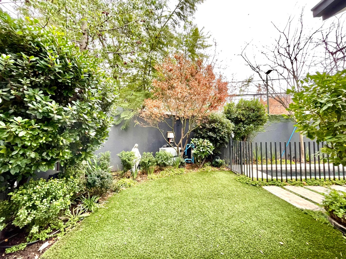 Venta Casa 4D en suite Walk-in cl&oacute;set 4B 1E Jard&iacute;n Del Este - Vitacura