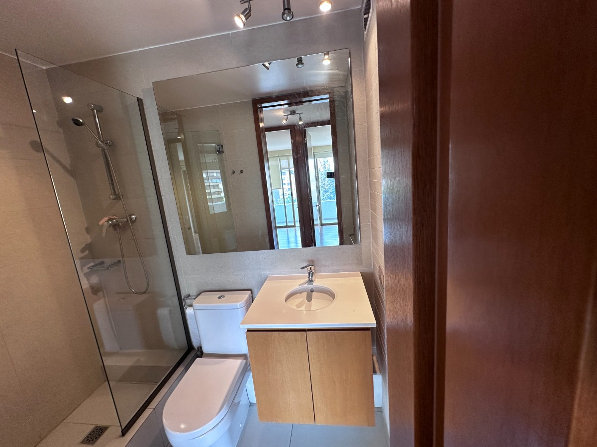 Venta Departamento SP 4D en suite Walk-in cl&oacute;set 3B 1E 1B Barrio El Golf - Las Condes