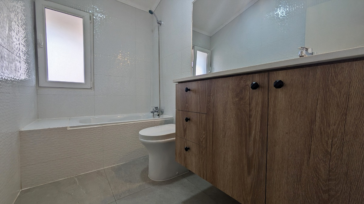 Venta Casa O 3D 2B 1E Los Dominicos - Las Condes