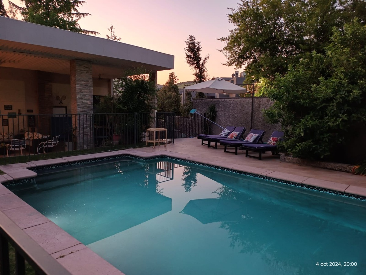 Arriendo Casa O 5D en suite Walk-in cl&oacute;set 4B 4E Los Dominicos - Las Condes