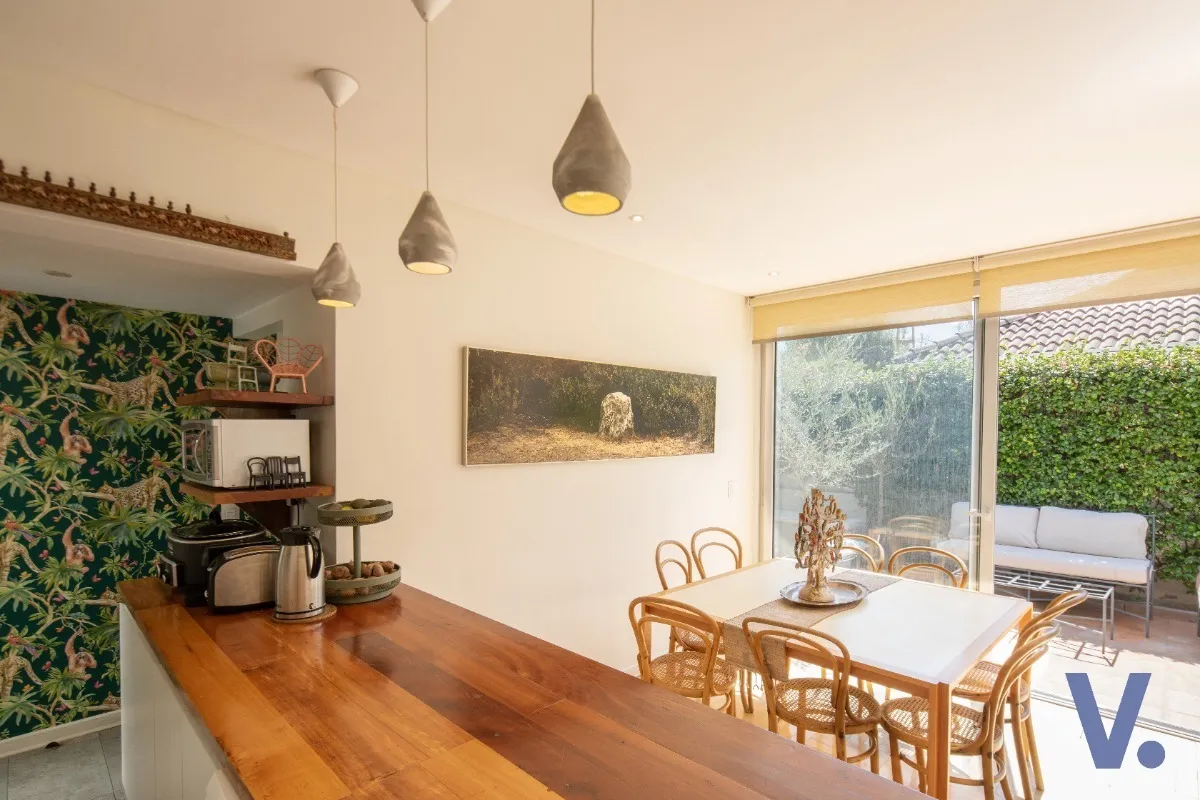 Venta Casa NO 4D WI cl&oacute;set Suite 4B 2E 1Bd Borde R&iacute;o - Casa Piedra - Vitacura