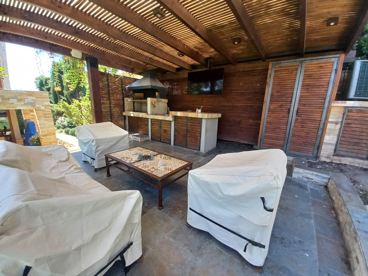 Venta Casa NP 5D en suite Walk-in cl&oacute;set 4B 6E 2B Chicureo - Colina