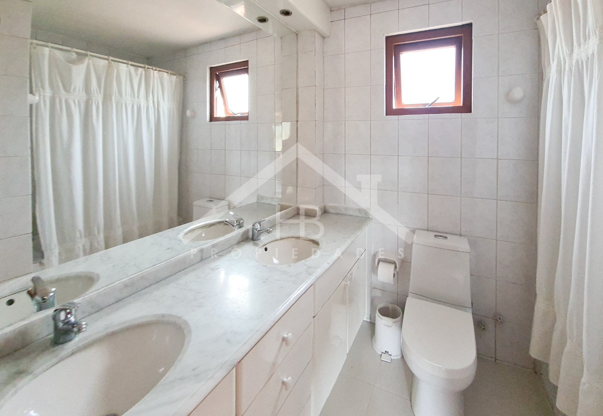 Venta Casa NO 5D en suite Walk-in cl&oacute;set 5B 3E 1B Los Trapenses - Lo Barnechea