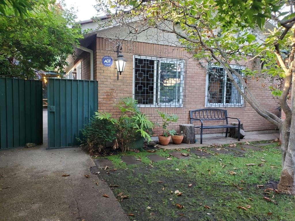 Arriendo Casa 2D Villa El Dorado - Vitacura