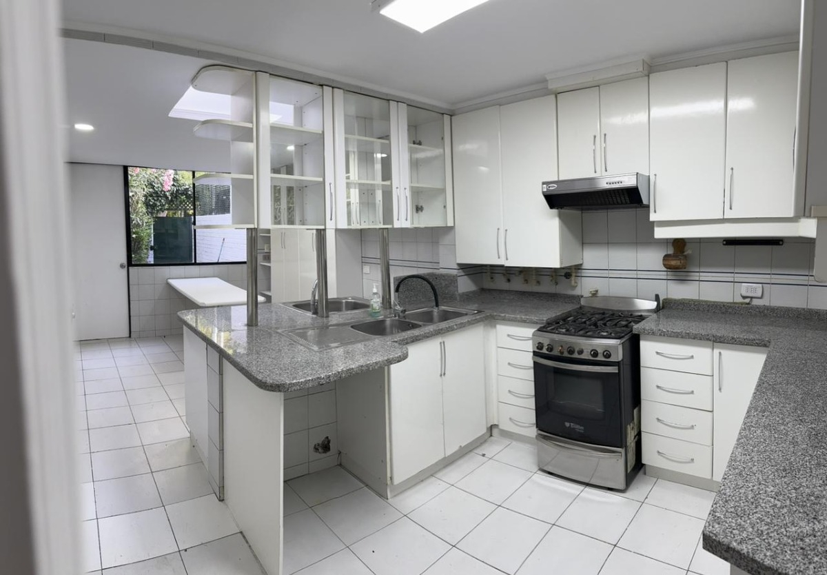 Arriendo Casa 5D San Carlos de Apoquindo - Las Condes