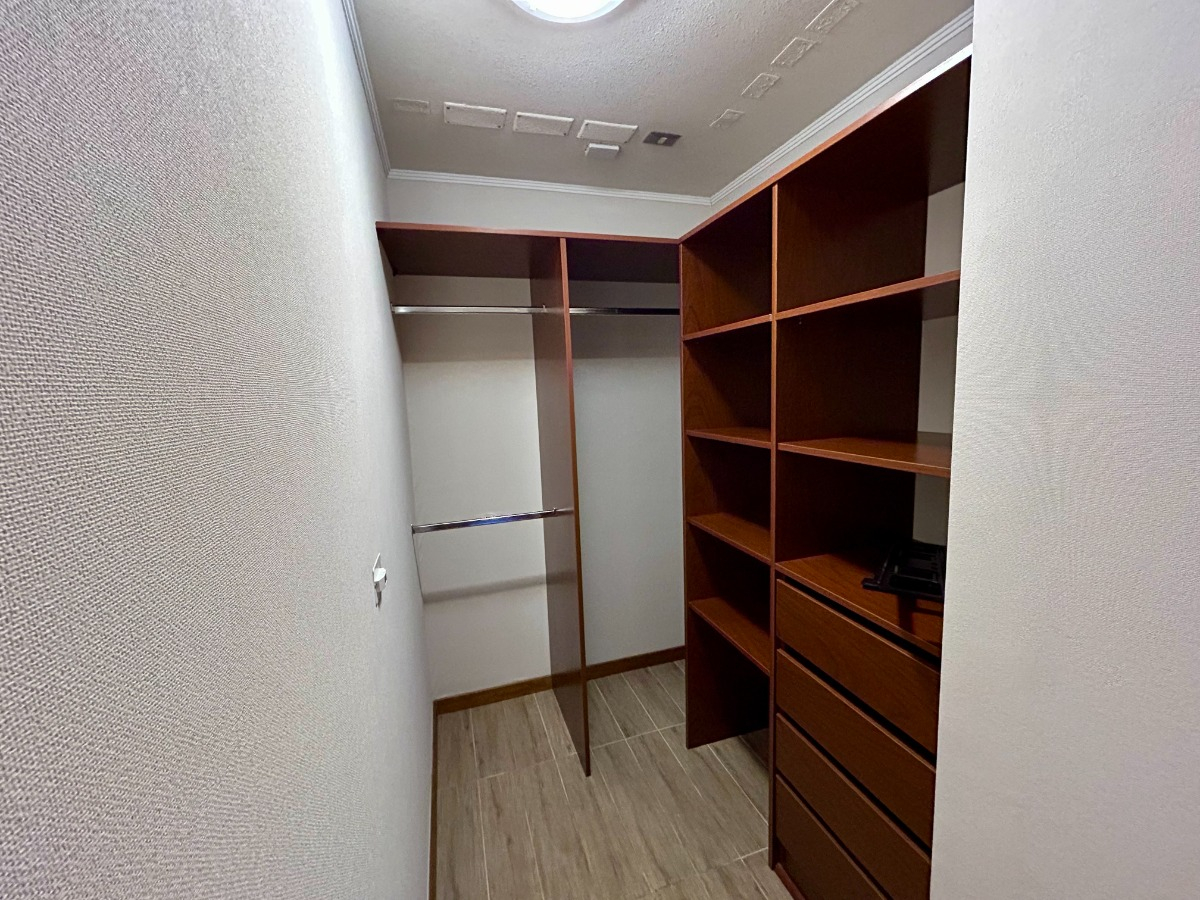 Arriendo Departamento SO 1D en suite Walk-in cl&oacute;set 1B 1E 1B La Dehesa - Lo Barnechea