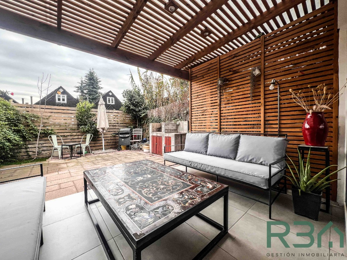 Venta Casa NOSP 4D en suite Walk-in cl&oacute;set 3B 1E 1B Estoril - Las Condes