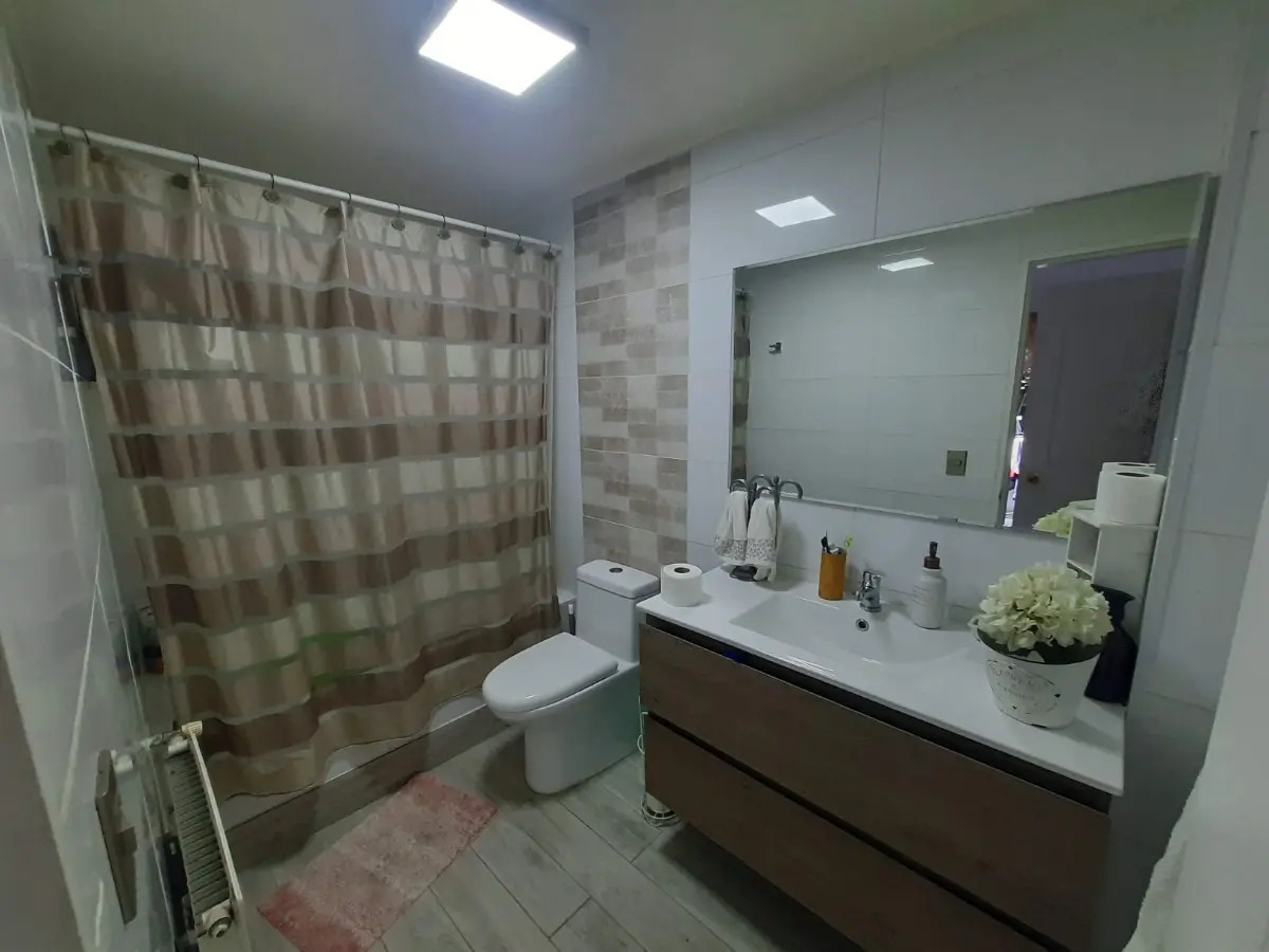 Arriendo Casa N 4D en suite Walk-in cl&oacute;set 3B 2E 2B Villa El Dorado - Vitacura