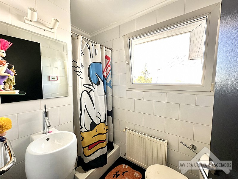 Venta Casa N 5D 4B 2E 1B Borde R&iacute;o - Casa Piedra - Vitacura