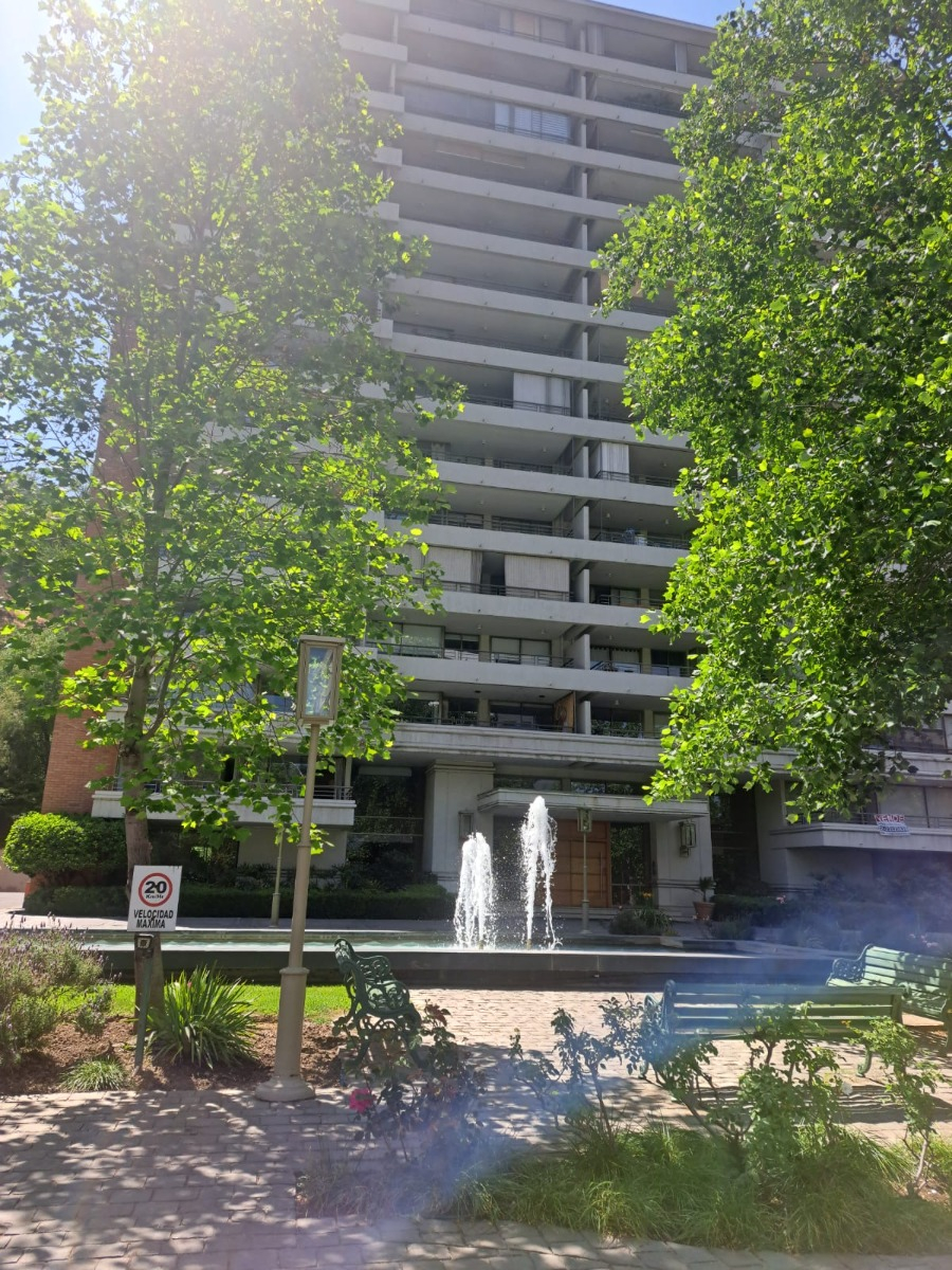 Arriendo Departamento 2D Barrio El Golf - Las Condes