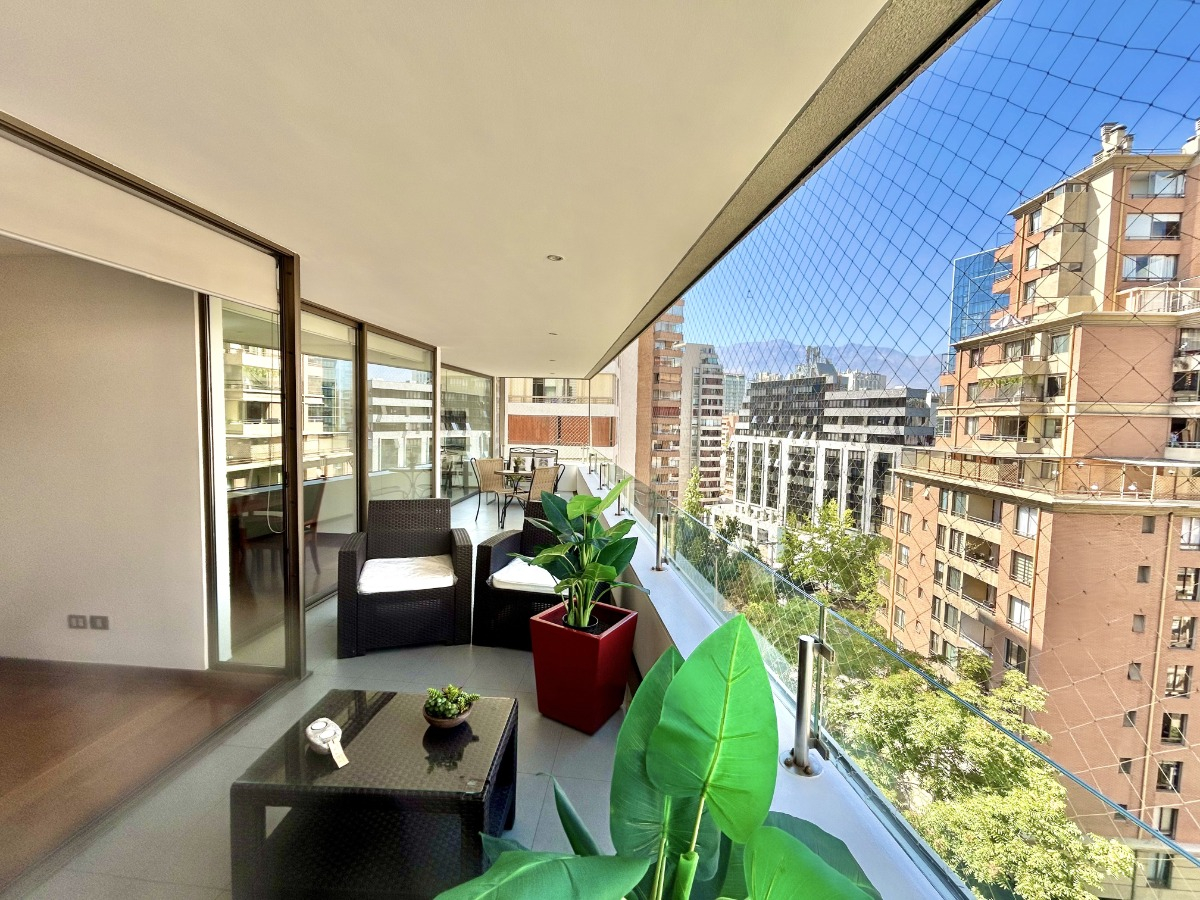 Arriendo Departamento SO 4D en suite Walk-in cl&oacute;set 4B 2E 1B Barrio El Golf - Las Condes