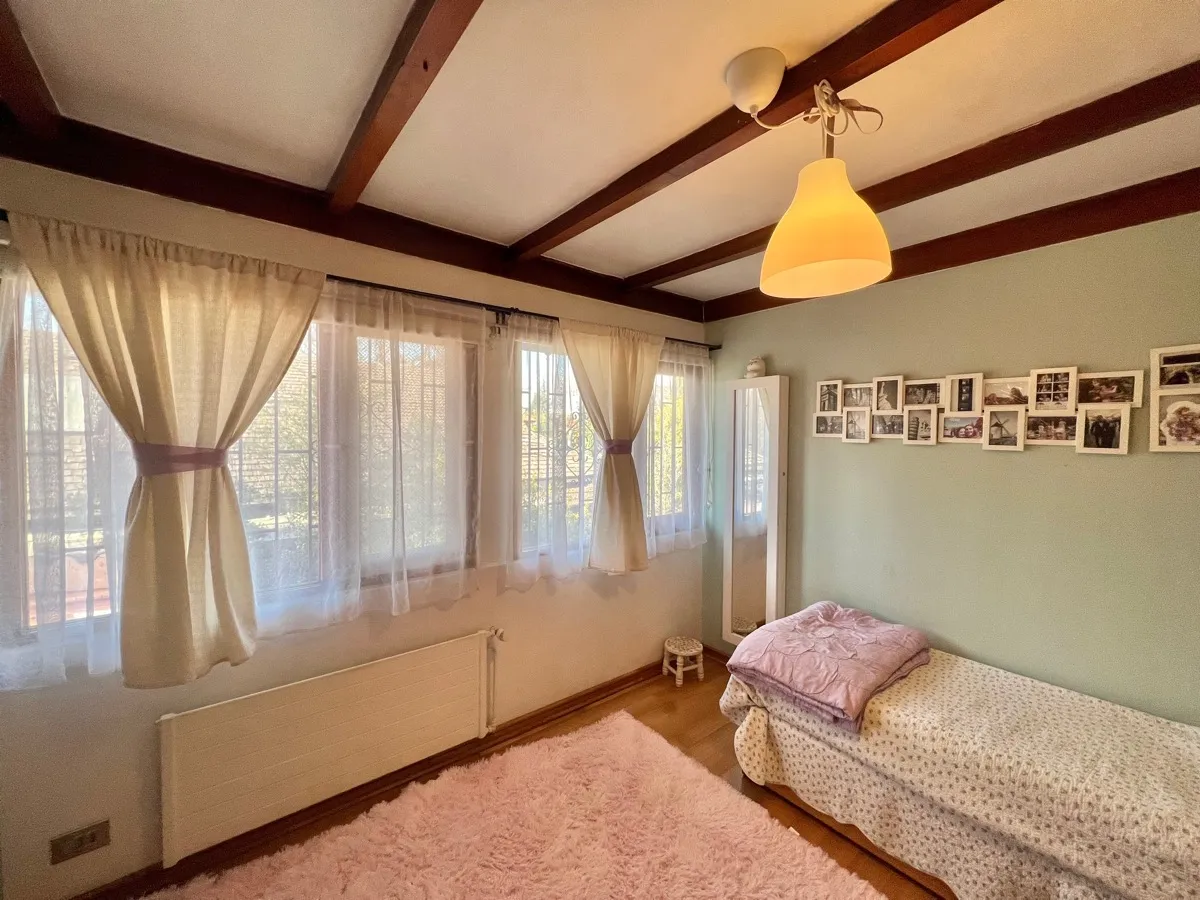 Venta Casa NO 4D 4B 4E 1Bd Borde R&iacute;o - Casa Piedra - Vitacura