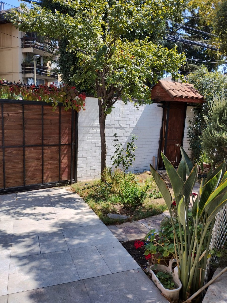 Venta Casa O 4D 4B 5E 1B Rotonda Atenas - Las Condes