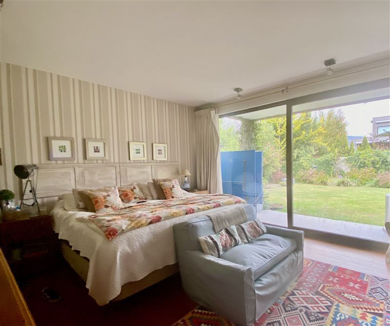 Venta Casa Poniente 4D en suite Walk-in cl&oacute;set 4B La Dehesa - Lo Barnechea