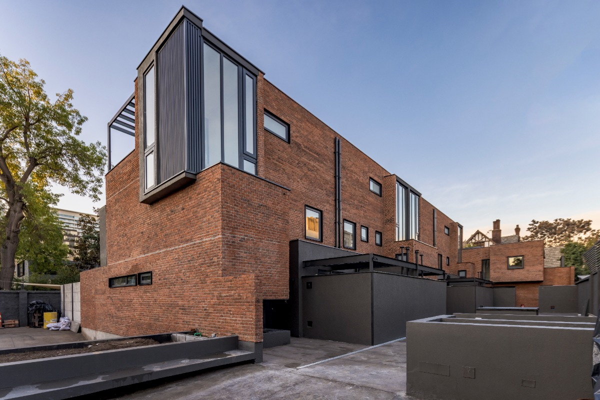 Arriendo Casa NO 6D en suite Walk-in cl&oacute;set 4B 2E 1B Barrio El Golf - Las Condes